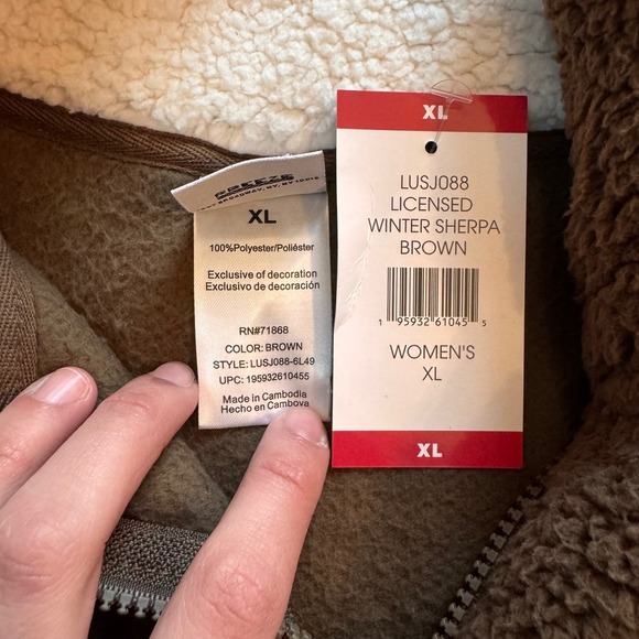 Disney Chip & Dale Sherpa Fleece Pullover Brown Womens XL-NWT - Picture 5 of 7